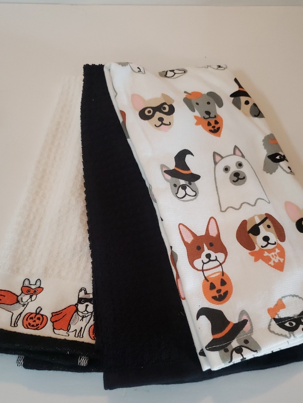 Casaba NWOT Set/3 Dogs in Costumes Halloween Kitchen Towels